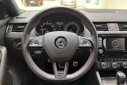 valkoinen Skoda Octavia 2014 kuva 18.