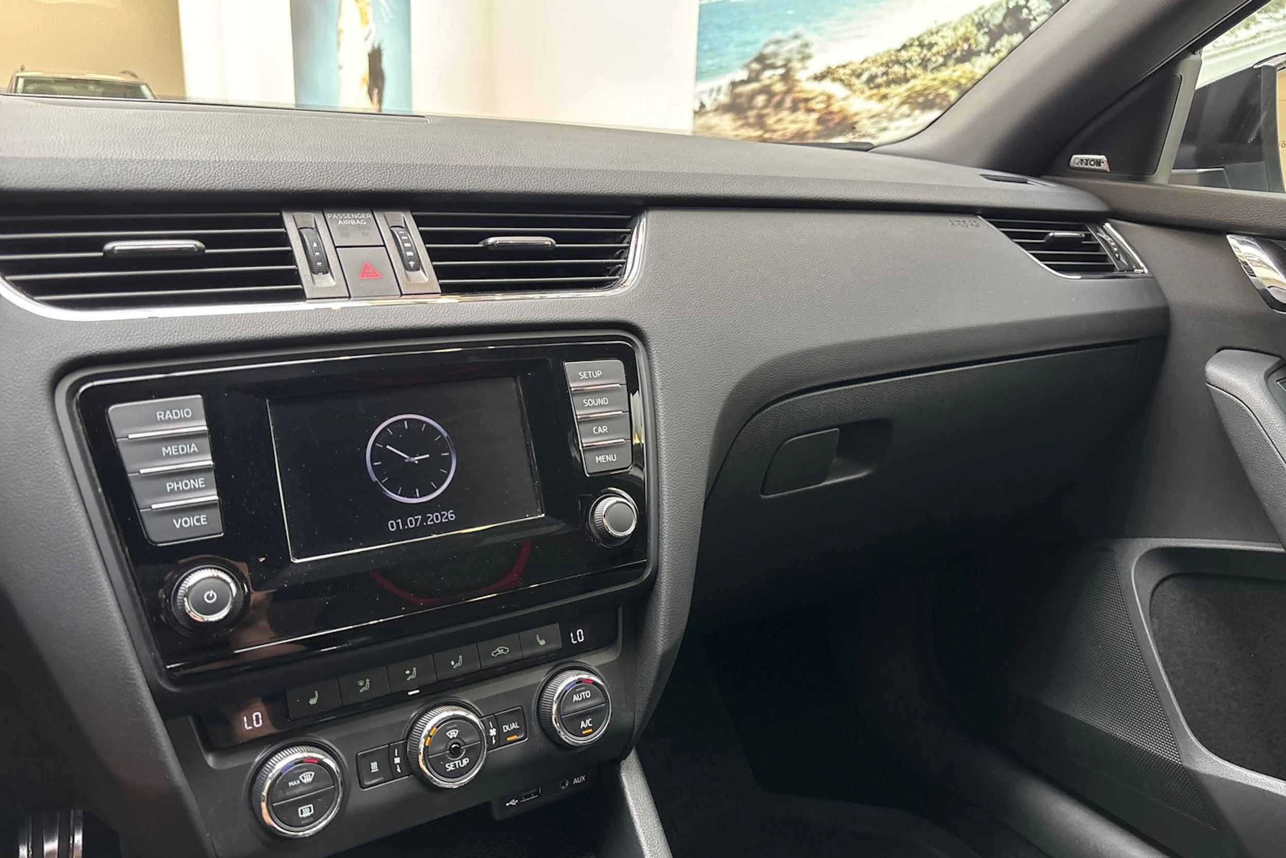 valkoinen Skoda Octavia 2014 kuva 22.