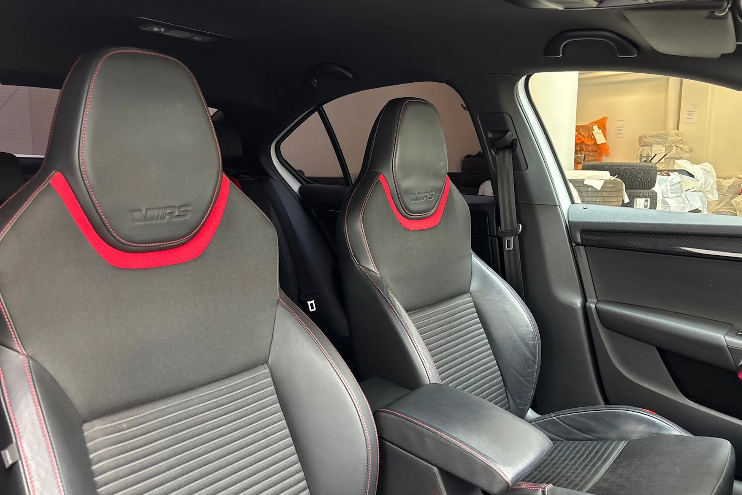 valkoinen Skoda Octavia 2014 kuva 27.