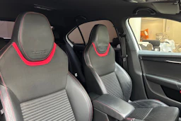 valkoinen Skoda Octavia 2014 kuva 27.