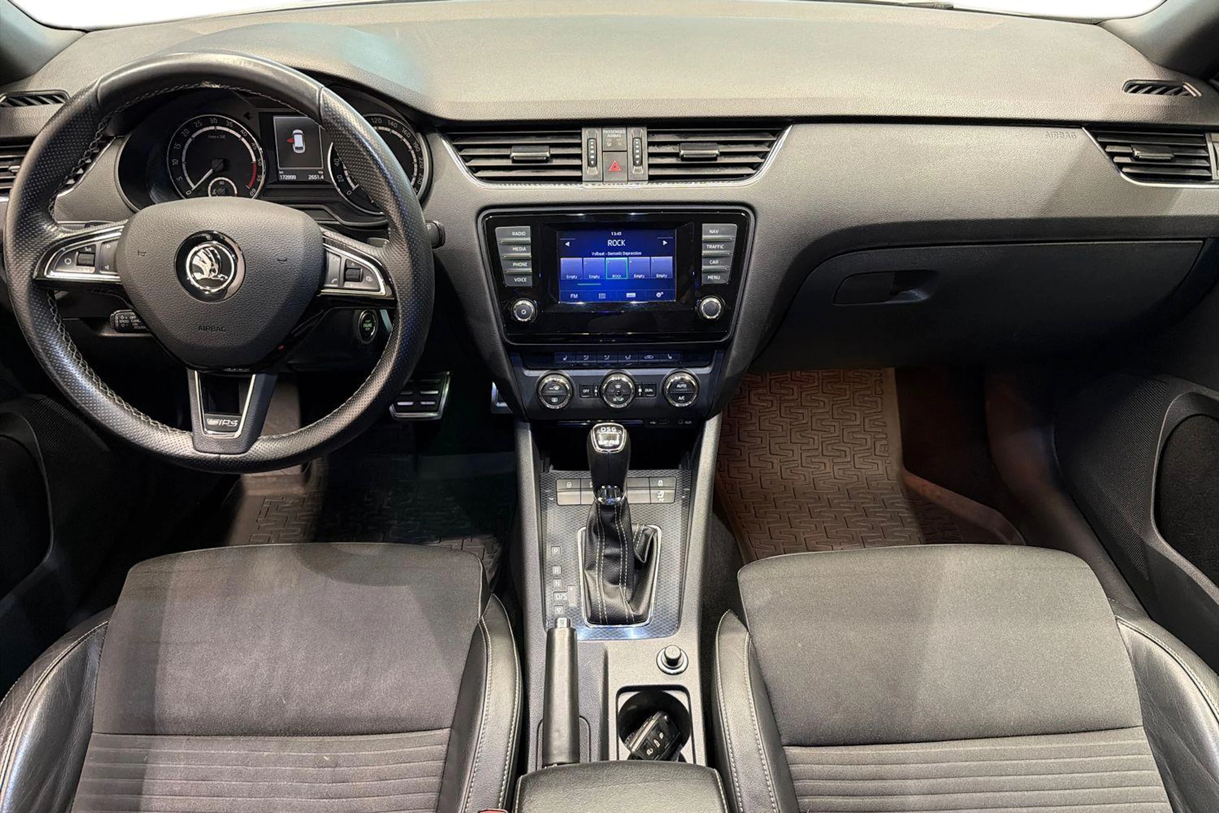 valkoinen Skoda Octavia 2014 kuva 9.