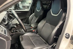 valkoinen Skoda Octavia 2014 kuva 21.