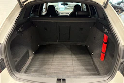valkoinen Skoda Octavia 2014 kuva 22.