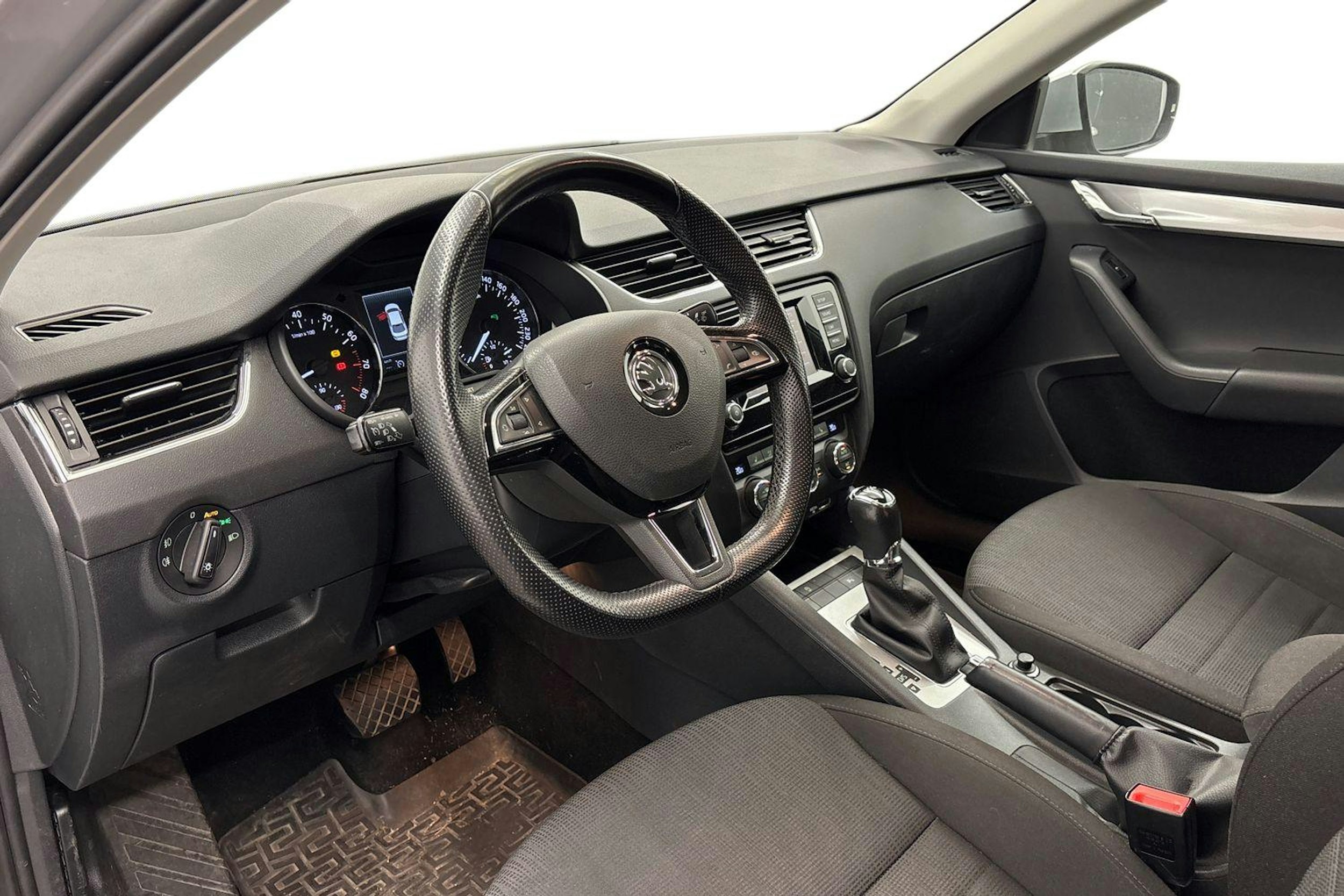 met. hopea Skoda Octavia 2014 kuva 3.