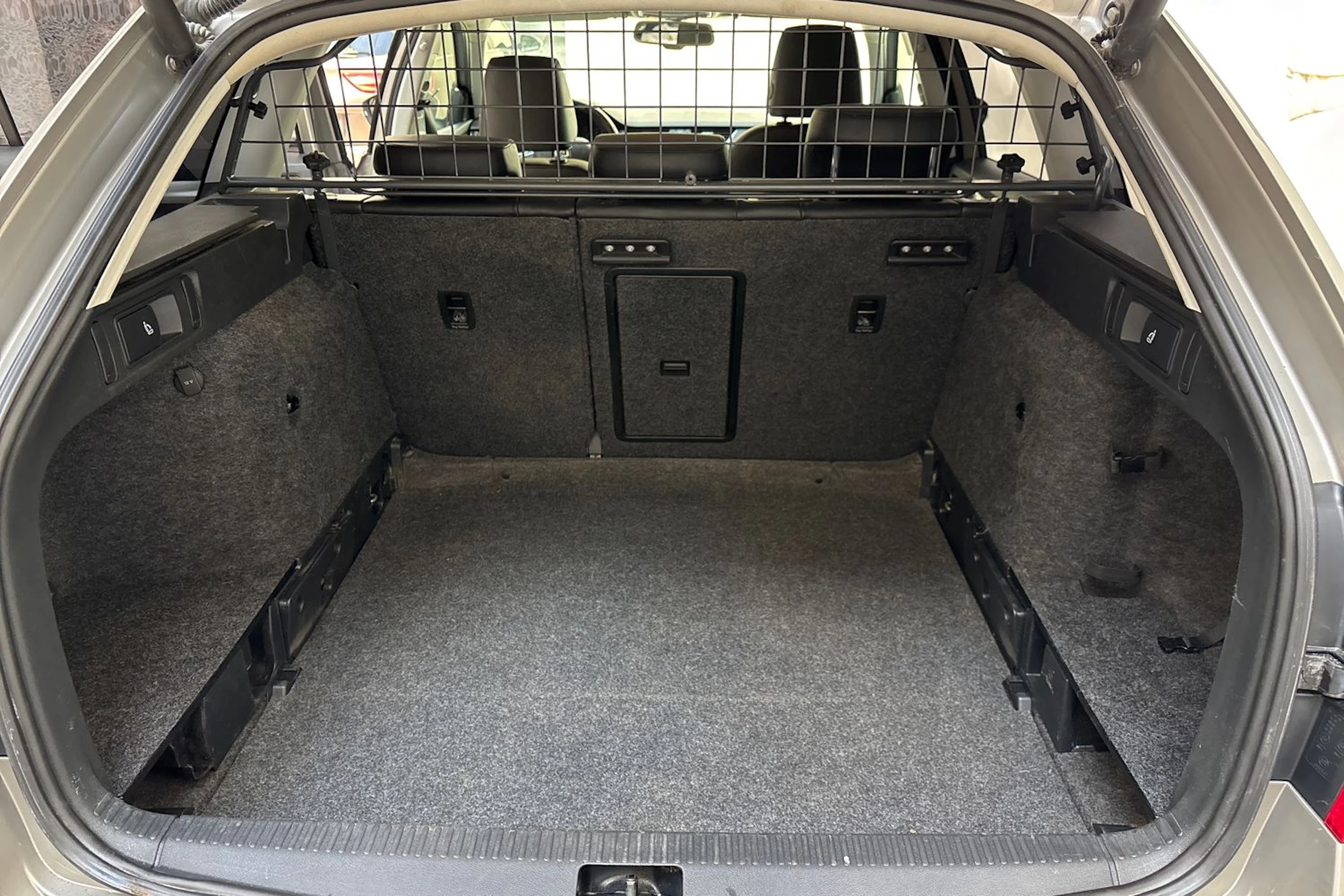 ruskea (beige) Skoda Octavia 2014 kuva 12.
