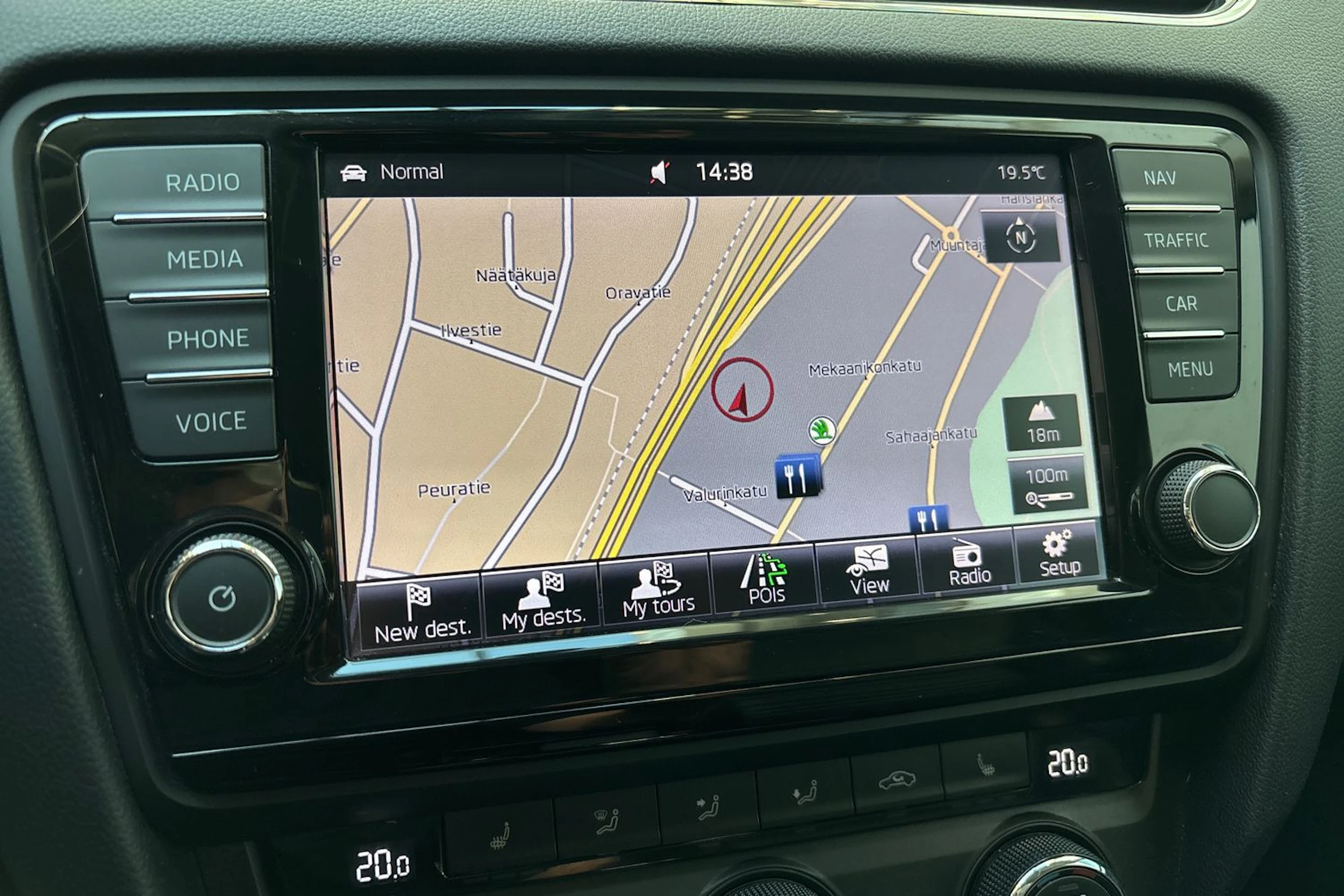 ruskea (beige) Skoda Octavia 2014 kuva 18.