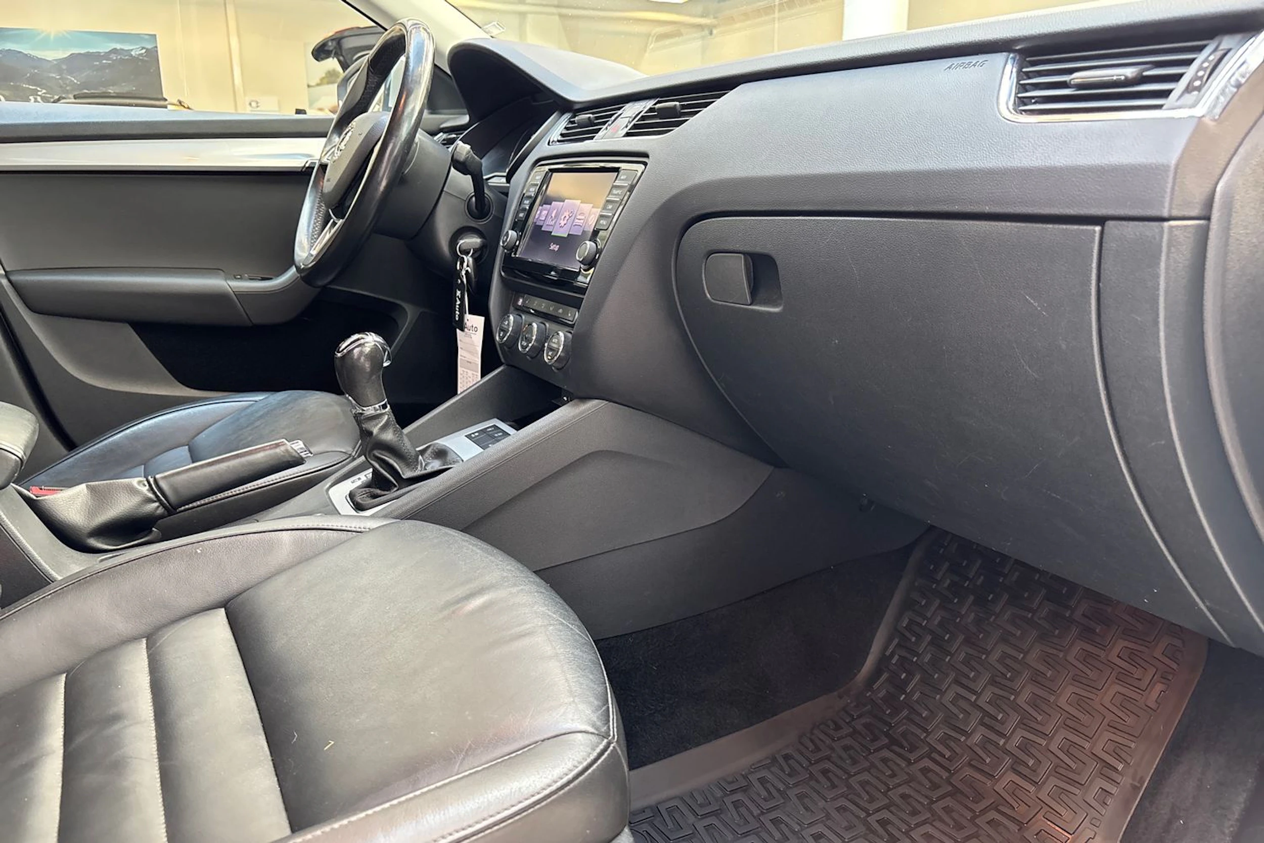 ruskea (beige) Skoda Octavia 2014 kuva 23.