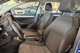 sininen Skoda Octavia 2014 kuva 14.