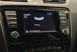 punainen Skoda Octavia 2014 kuva 17.