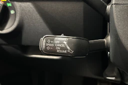 punainen Skoda Octavia 2014 kuva 22.