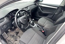 valkoinen Skoda Octavia 2014 kuva 3.
