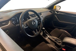 keltainen Skoda Octavia 2014 kuva 3.