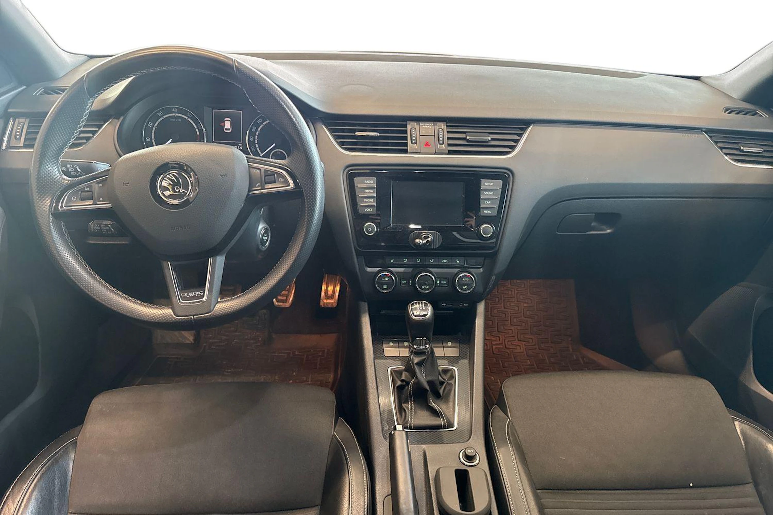 keltainen Skoda Octavia 2014 kuva 7.