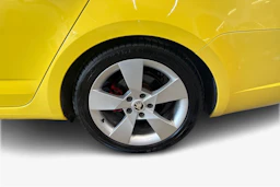 keltainen Skoda Octavia 2014 kuva 9.