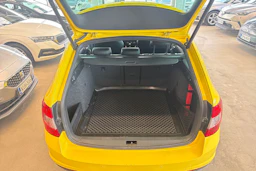 keltainen Skoda Octavia 2014 kuva 12.