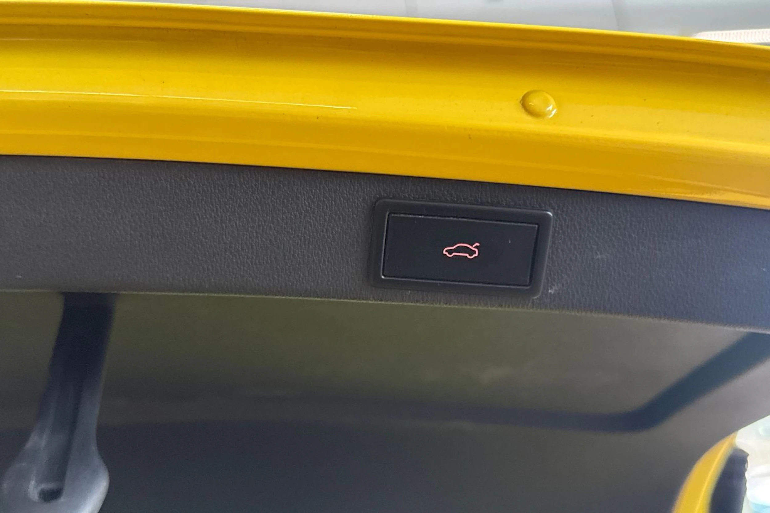 keltainen Skoda Octavia 2014 kuva 13.