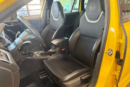 keltainen Skoda Octavia 2014 kuva 15.