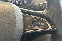 keltainen Skoda Octavia 2014 kuva 18.