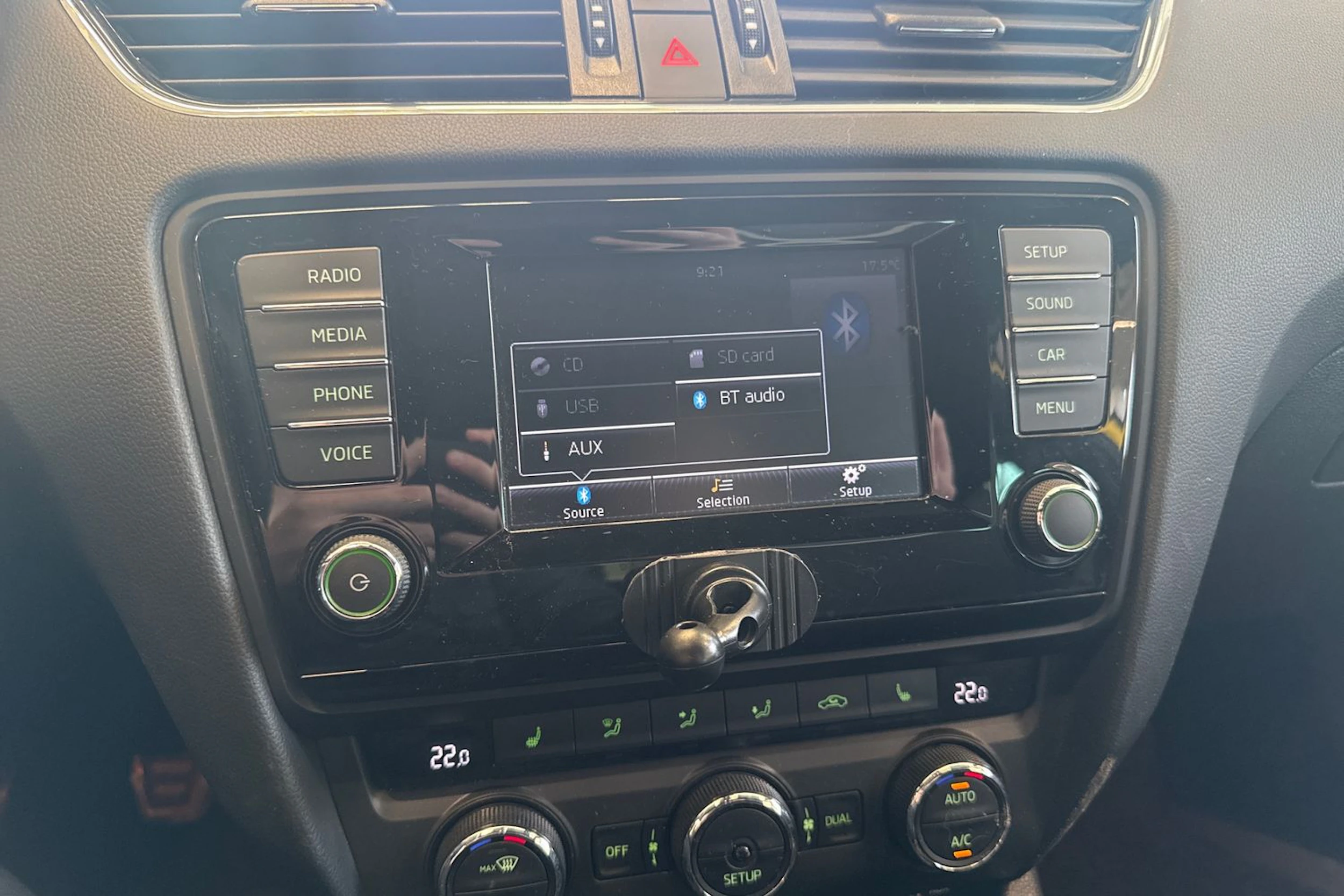 keltainen Skoda Octavia 2014 kuva 24.