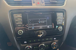 keltainen Skoda Octavia 2014 kuva 24.