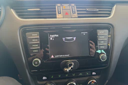 keltainen Skoda Octavia 2014 kuva 25.