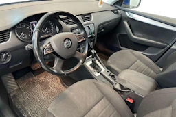 sininen Skoda Octavia 2014 kuva 3.