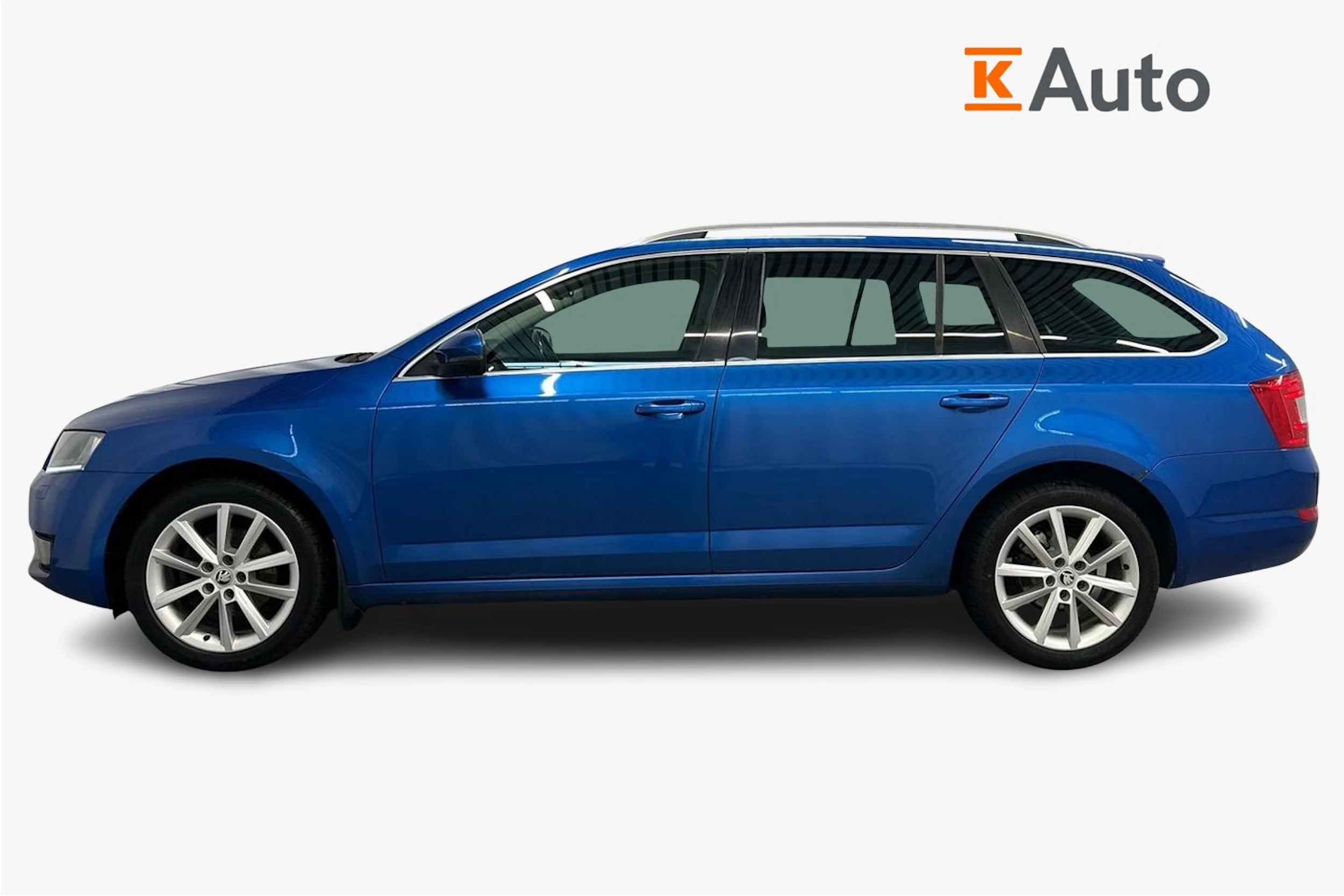 sininen Skoda Octavia 2014 kuva 5.
