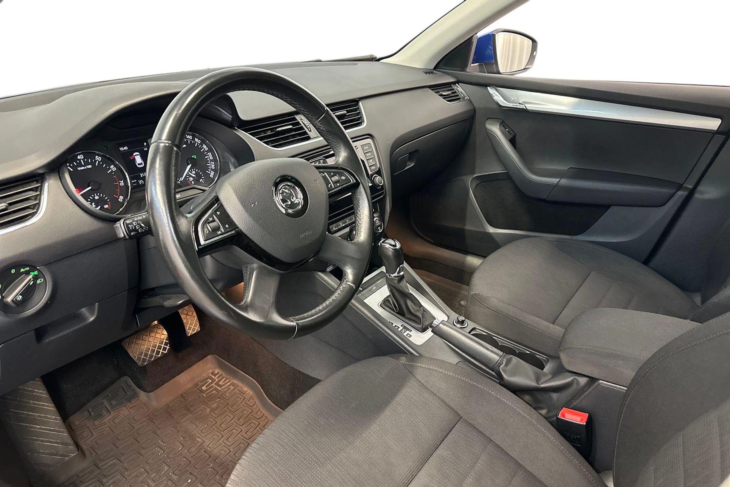 sininen Skoda Octavia 2014 kuva 6.