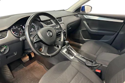 sininen Skoda Octavia 2014 kuva 6.