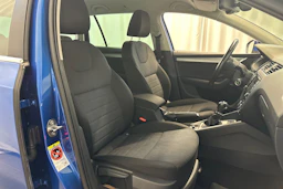 sininen Skoda Octavia 2014 kuva 11.