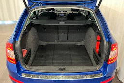 sininen Skoda Octavia 2014 kuva 13.