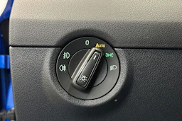 sininen Skoda Octavia 2014 kuva 16.