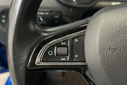 sininen Skoda Octavia 2014 kuva 17.