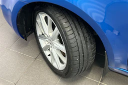 sininen Skoda Octavia 2014 kuva 26.