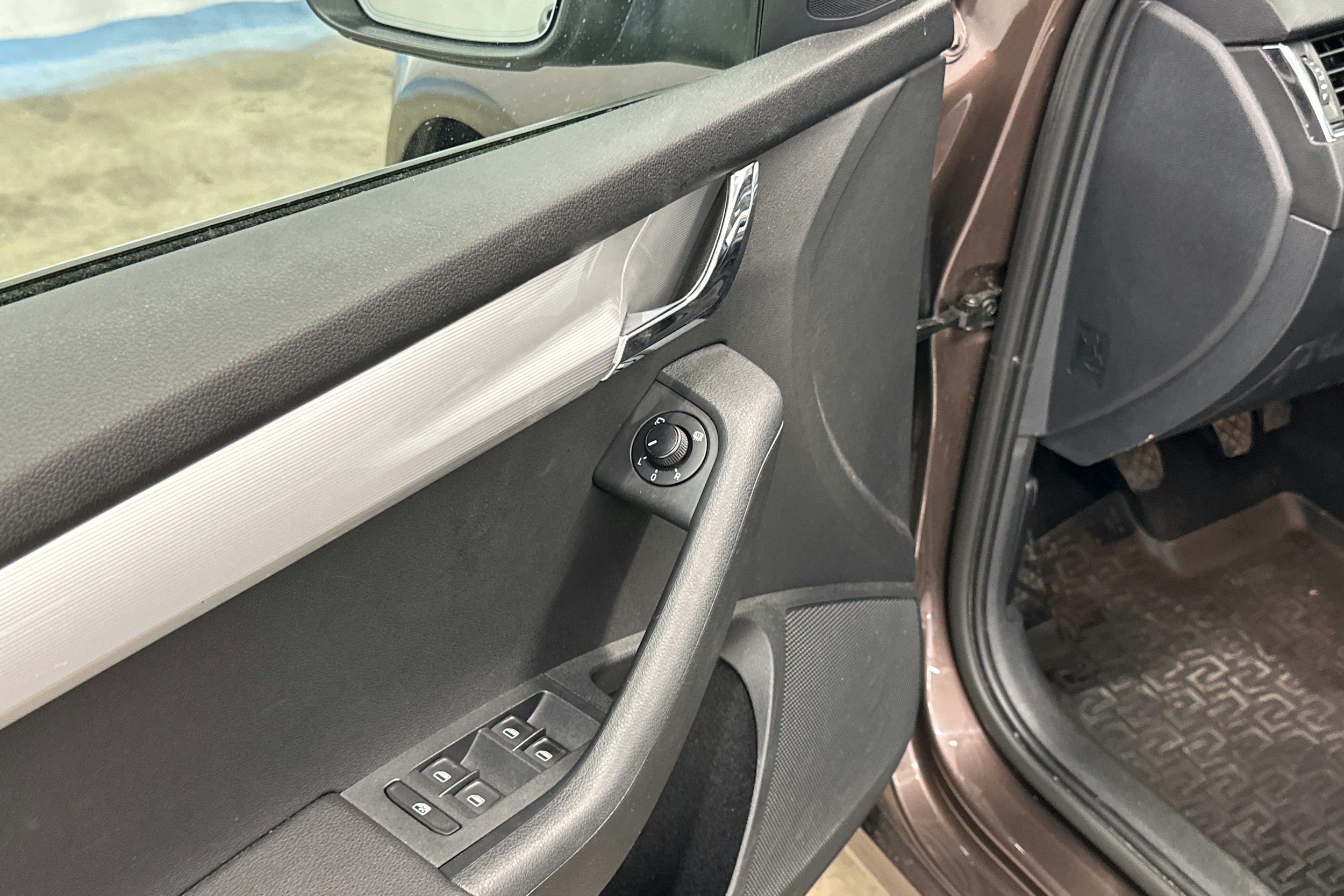 met. ruskea (beige) Skoda Octavia 2014 kuva 16.