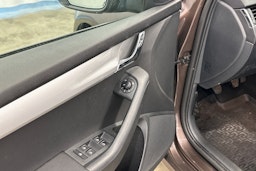 met. ruskea (beige) Skoda Octavia 2014 kuva 16.