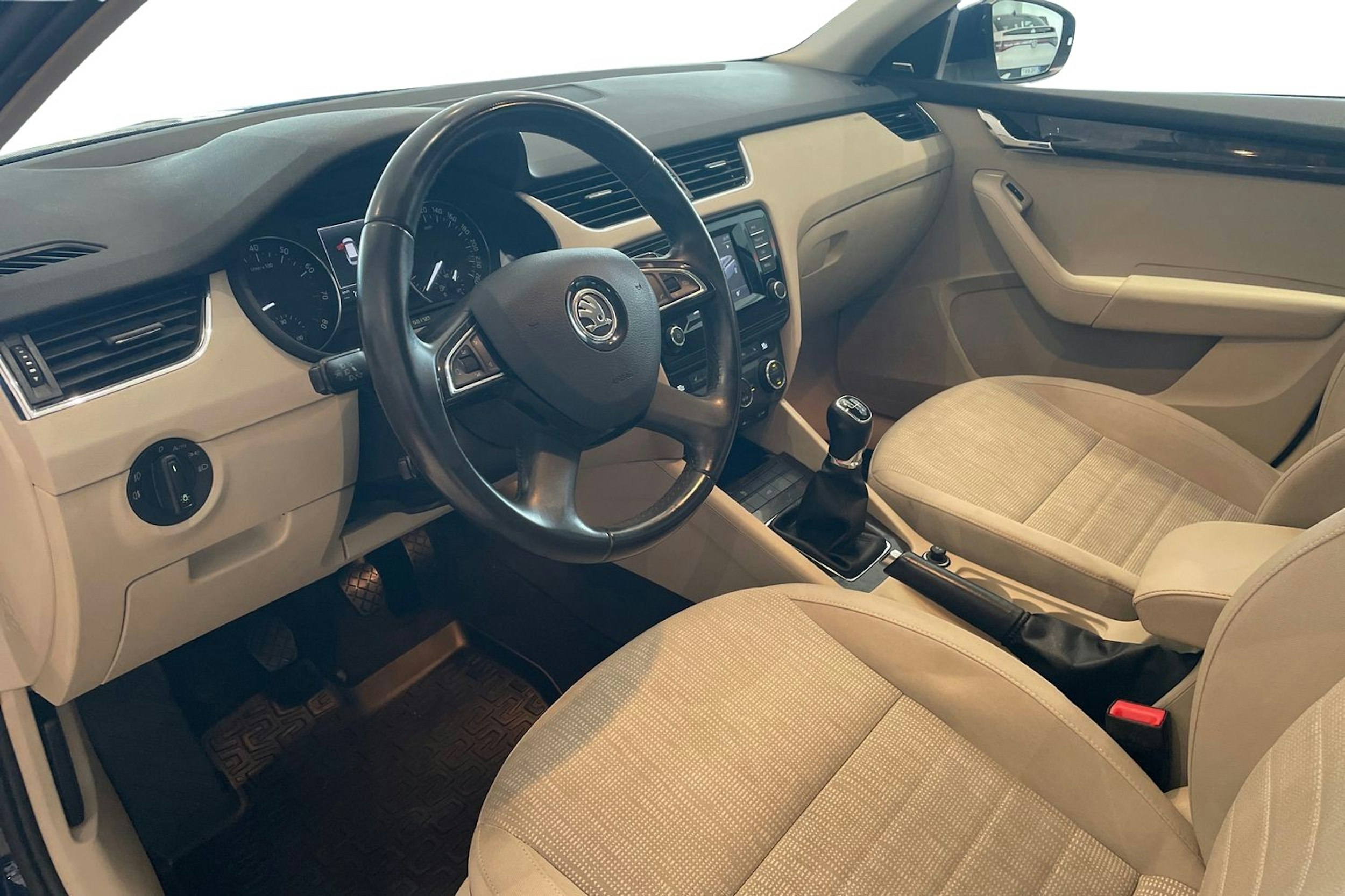 Sininen Skoda OCTAVIA 2014 kuva 7.