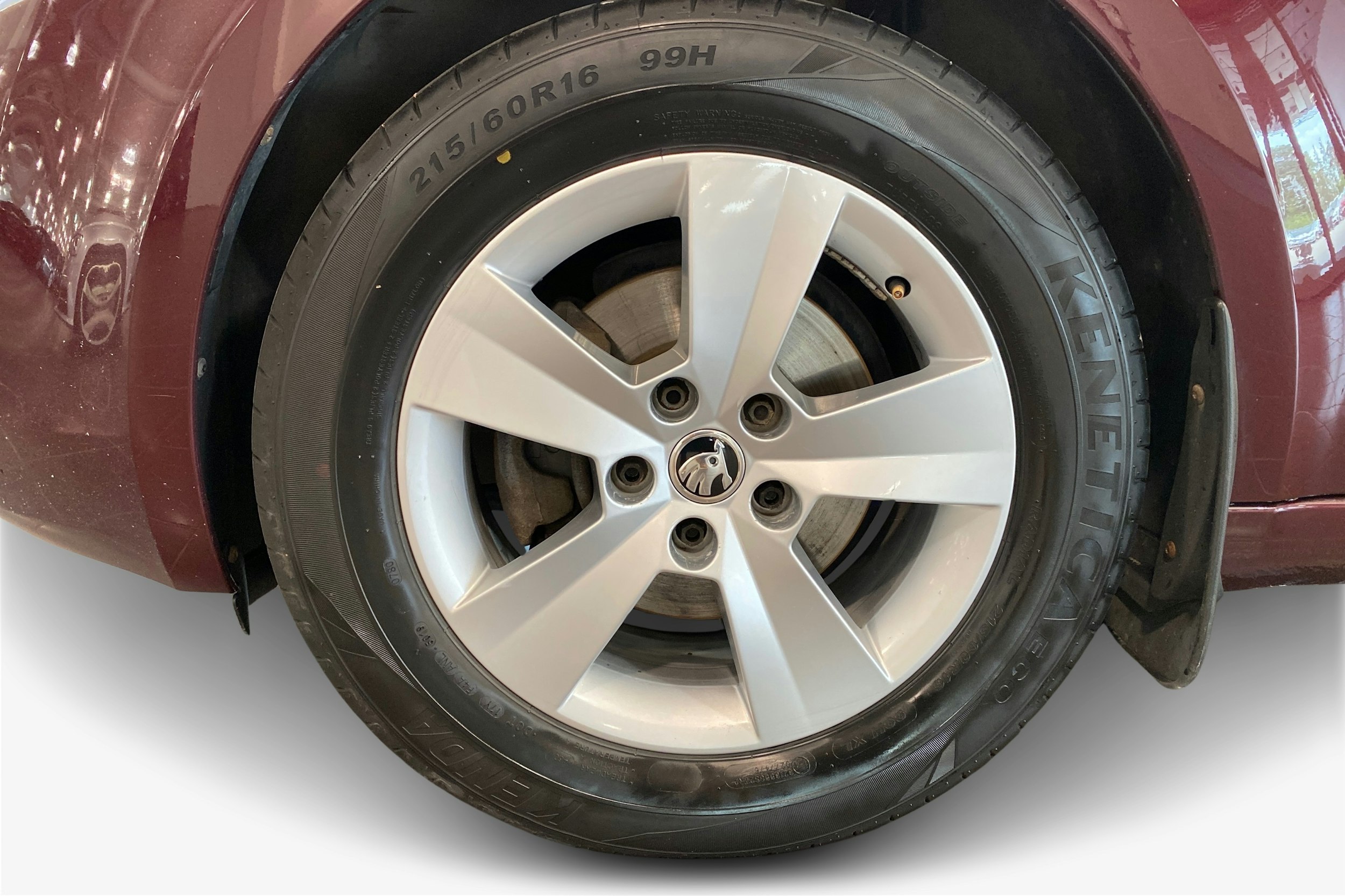 punainen Skoda Octavia 2014 kuva 11.