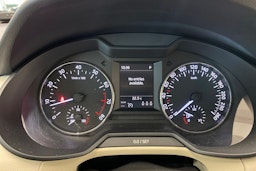 punainen Skoda Octavia 2014 kuva 14.