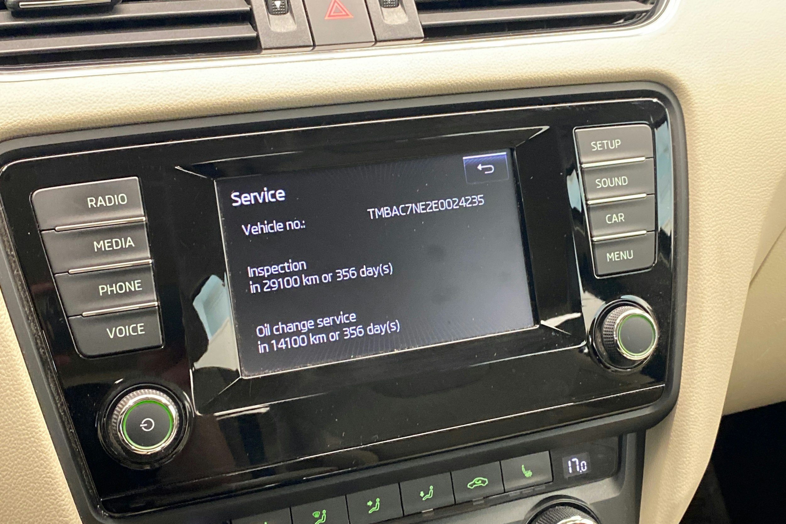 punainen Skoda Octavia 2014 kuva 15.