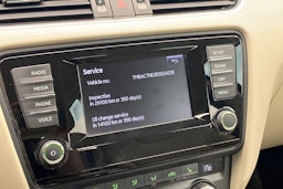 punainen Skoda Octavia 2014 kuva 15.