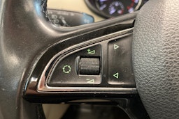 punainen Skoda Octavia 2014 kuva 17.