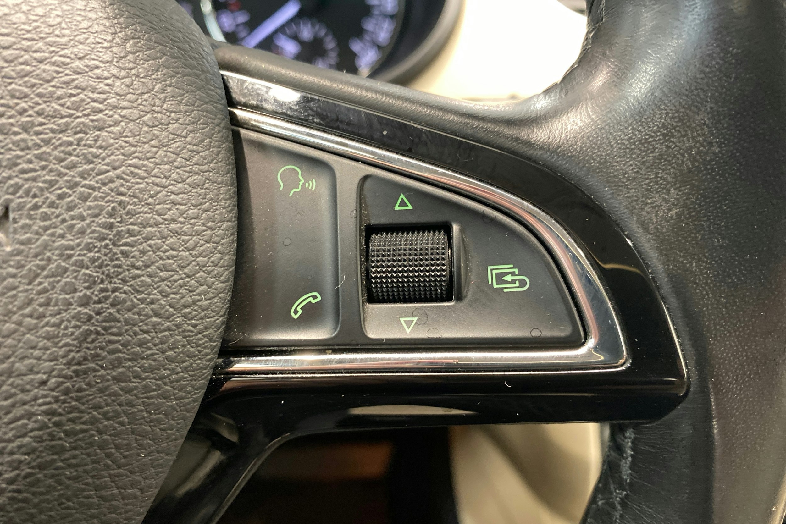 punainen Skoda Octavia 2014 kuva 18.
