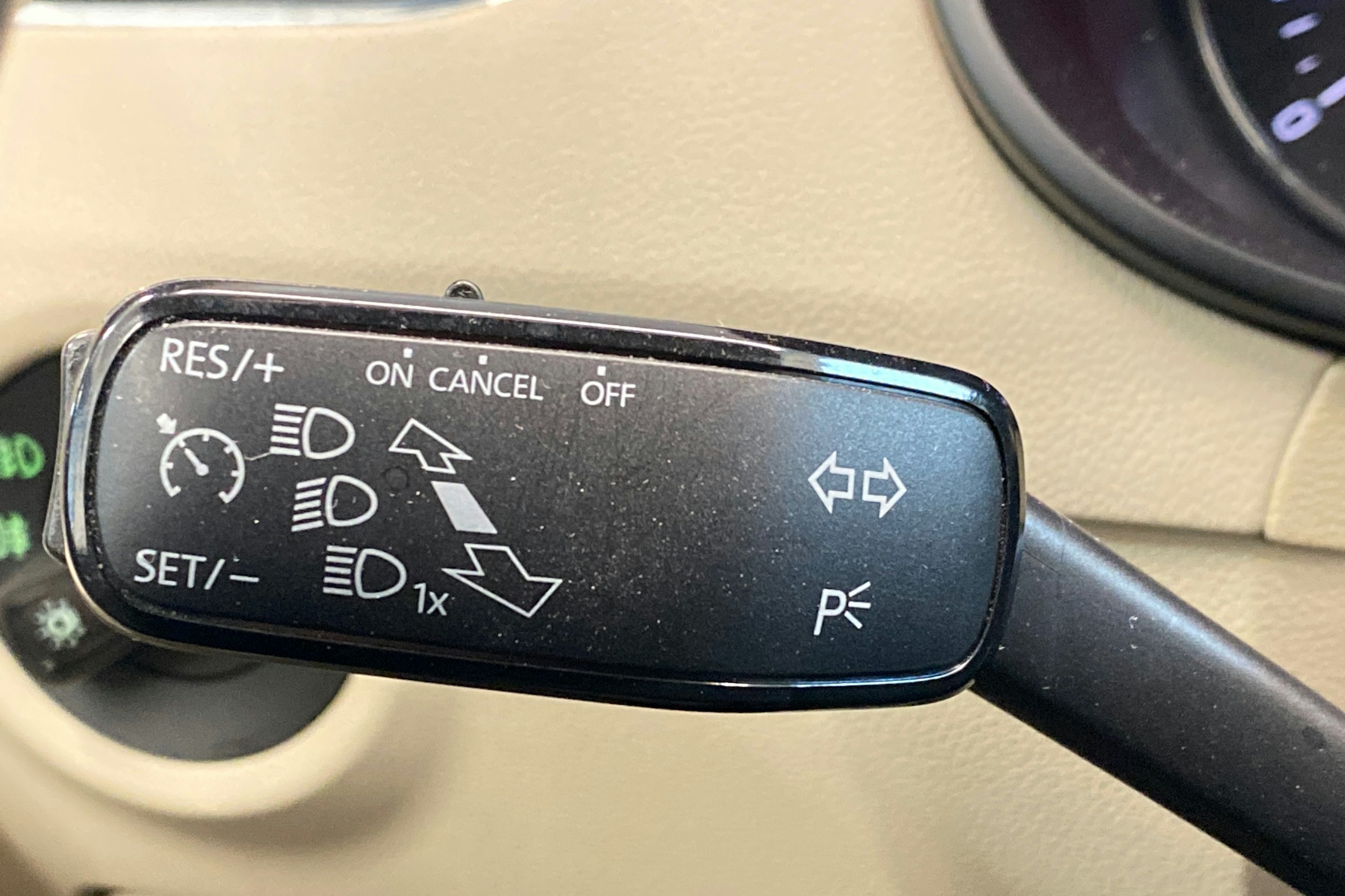 punainen Skoda Octavia 2014 kuva 19.
