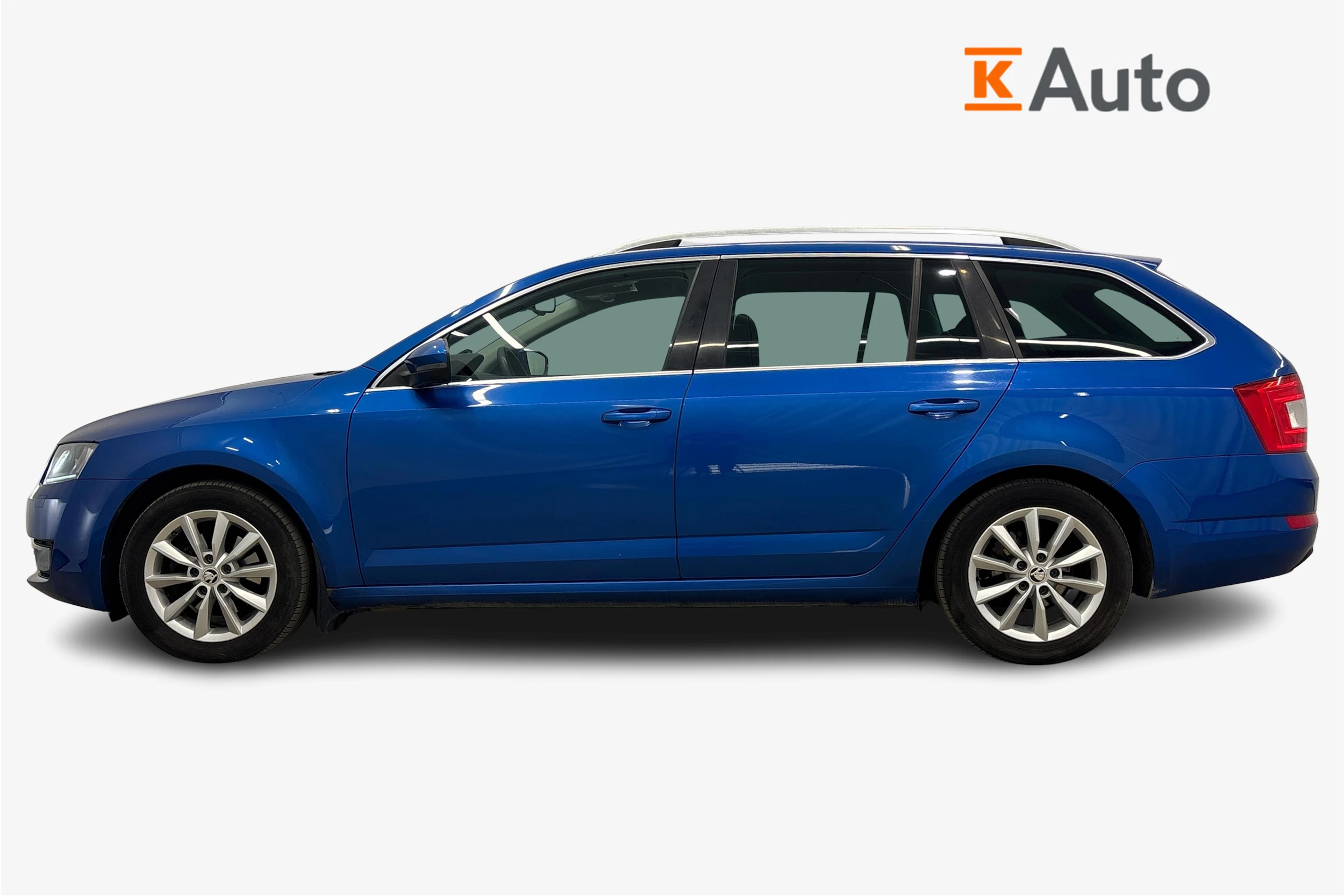 sininen Skoda Octavia 2014 kuva 7.