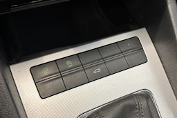 sininen Skoda Octavia 2014 kuva 25.