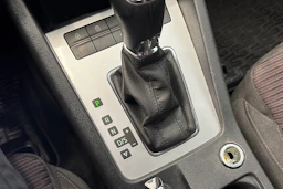 sininen Skoda Octavia 2014 kuva 26.