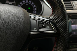 valkoinen Skoda Octavia 2015 kuva 15.