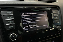valkoinen Skoda Octavia 2015 kuva 20.