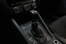 valkoinen Skoda Octavia 2015 kuva 23.